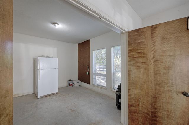 108 Rolling Hills Drive, Conroe, TX 77304