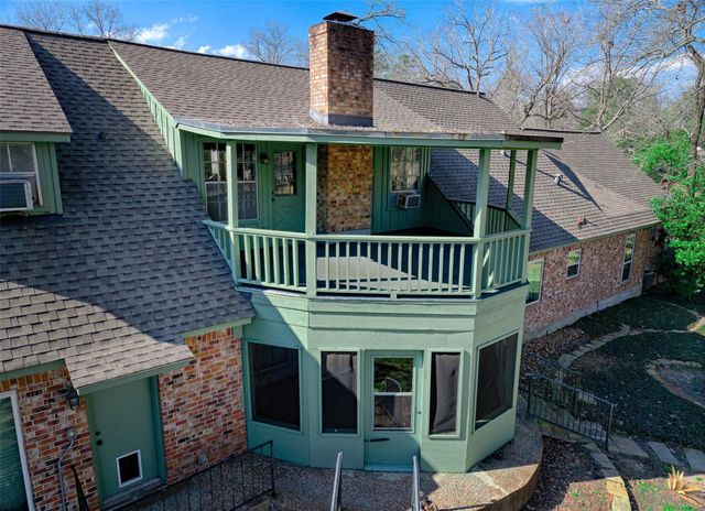 108 Rolling Hills Drive, Conroe, TX 77304