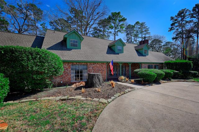 108 Rolling Hills Drive, Conroe, TX 77304