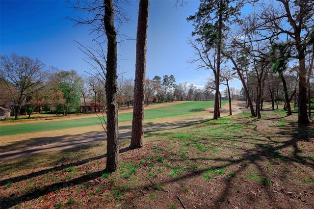 108 Rolling Hills Drive, Conroe, TX 77304