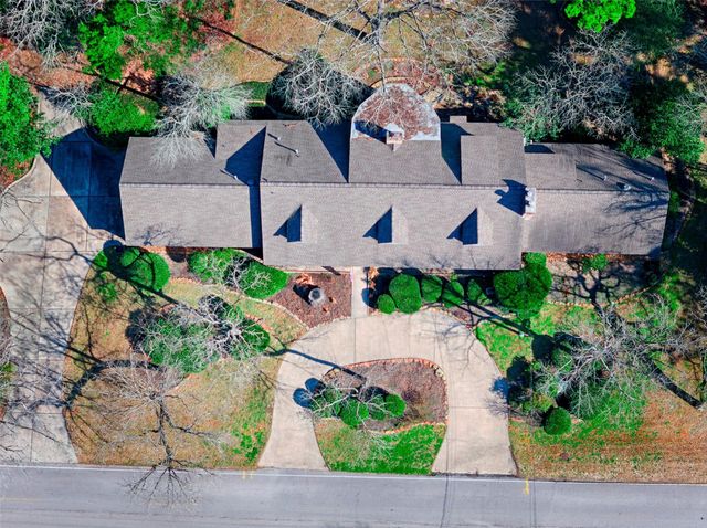 108 Rolling Hills Drive, Conroe, TX 77304