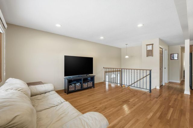 1650 Hickory Hill Drive, Eagan, MN 55122