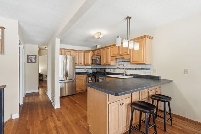 1650 Hickory Hill Drive, Eagan, MN 55122