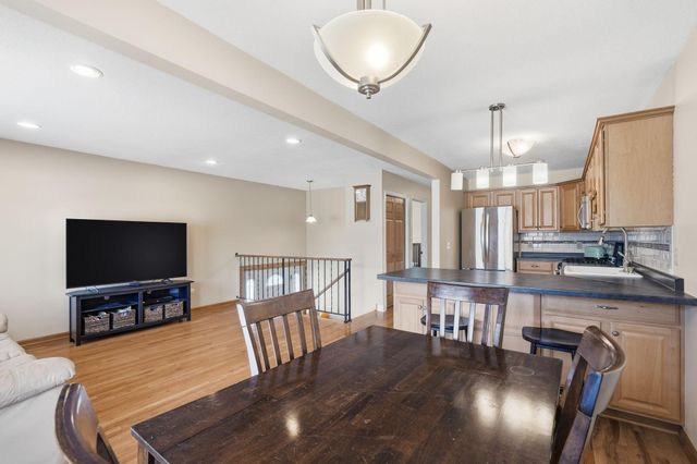 1650 Hickory Hill Drive, Eagan, MN 55122