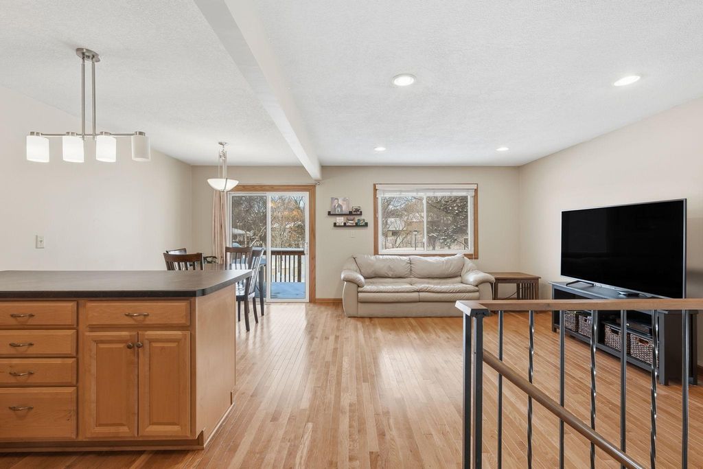 1650 Hickory Hill Drive, Eagan, MN 55122