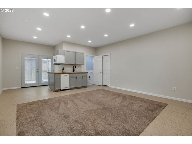 17280 S EADEN Rd, Oregon City, OR 97045