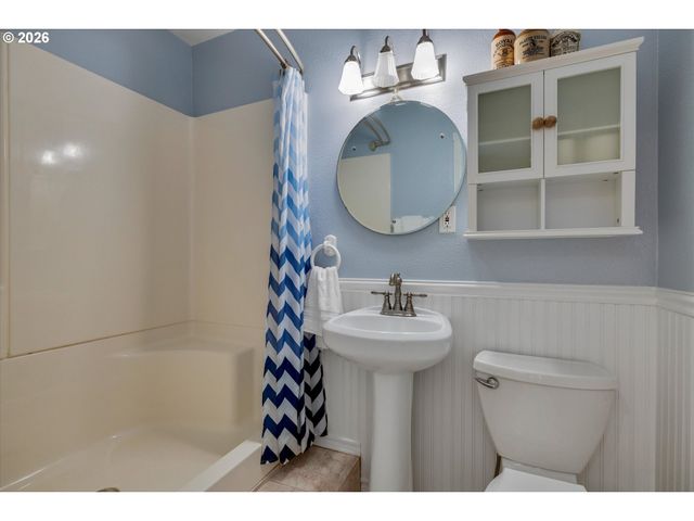 17280 S EADEN Rd, Oregon City, OR 97045