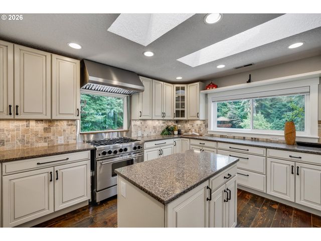 17280 S EADEN Rd, Oregon City, OR 97045