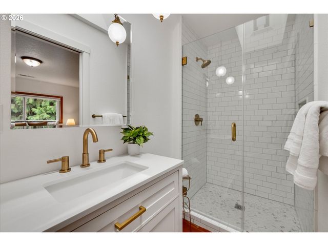 17280 S EADEN Rd, Oregon City, OR 97045