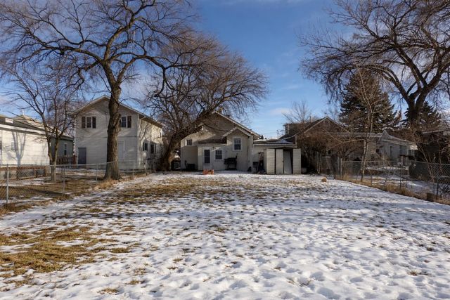 804 Beacon St SW, Minot, ND 58701