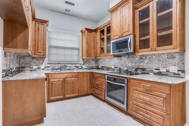 869 Rohan Drive, Richardson, TX 75081