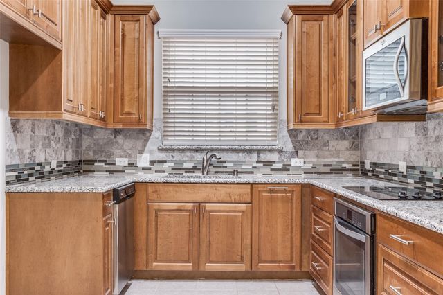 869 Rohan Drive, Richardson, TX 75081