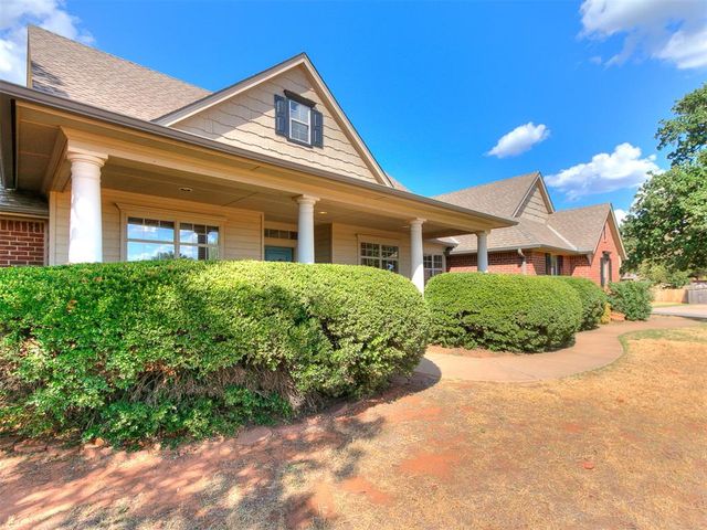 7001 Mid Iron Lane, Edmond, OK 73025