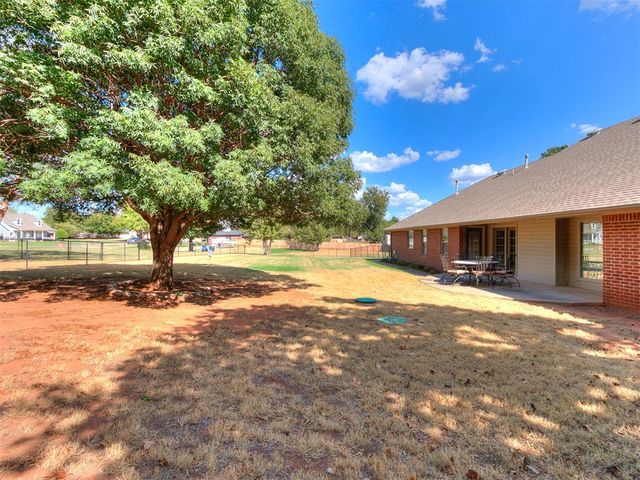 7001 Mid Iron Lane, Edmond, OK 73025
