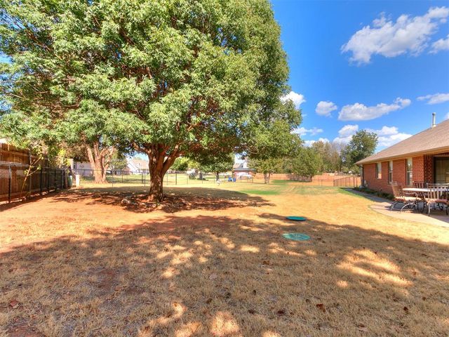 7001 Mid Iron Lane, Edmond, OK 73025