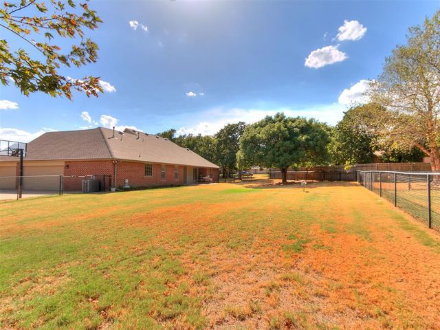 7001 Mid Iron Lane, Edmond, OK 73025