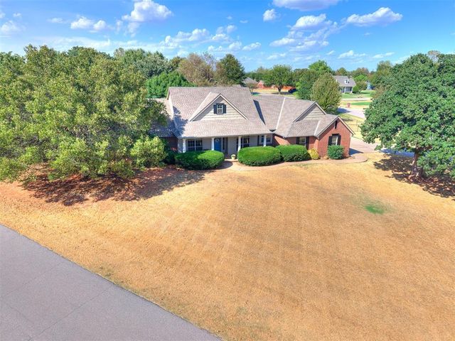 7001 Mid Iron Lane, Edmond, OK 73025