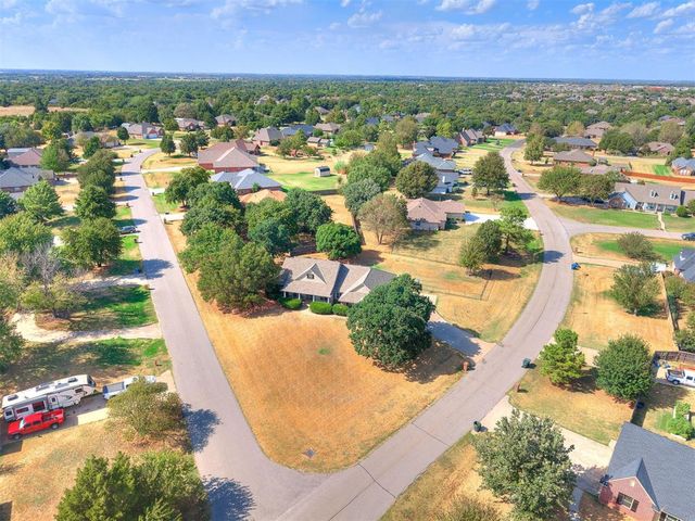 7001 Mid Iron Lane, Edmond, OK 73025
