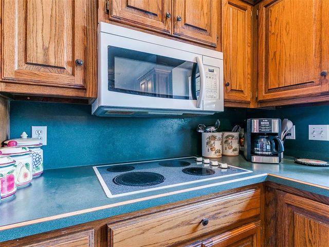 7001 Mid Iron Lane, Edmond, OK 73025
