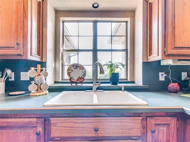 7001 Mid Iron Lane, Edmond, OK 73025