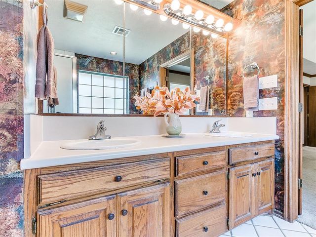 7001 Mid Iron Lane, Edmond, OK 73025