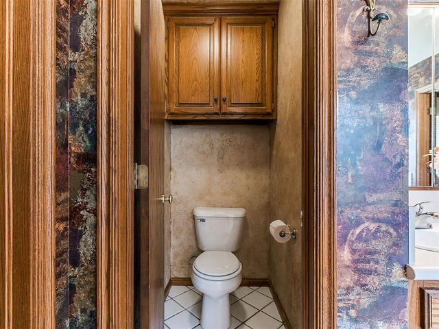 7001 Mid Iron Lane, Edmond, OK 73025