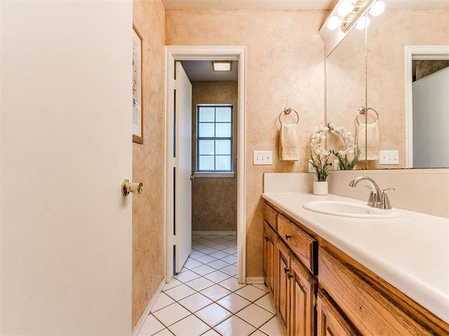 7001 Mid Iron Lane, Edmond, OK 73025