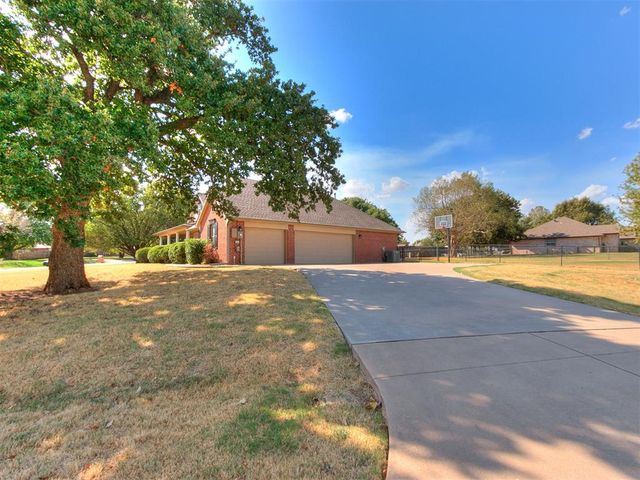 7001 Mid Iron Lane, Edmond, OK 73025