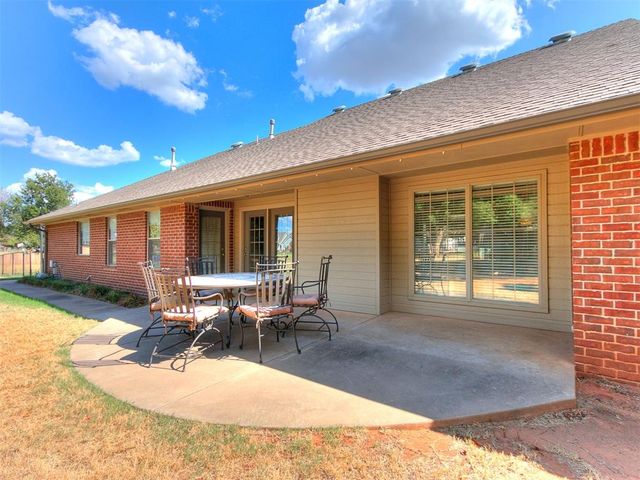 7001 Mid Iron Lane, Edmond, OK 73025