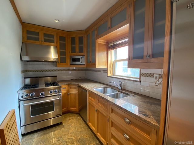 330 S Broadway C-1, Tarrytown, NY 10591