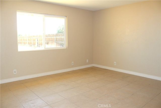 13933 Quinnault Road, Apple Valley, CA 92307