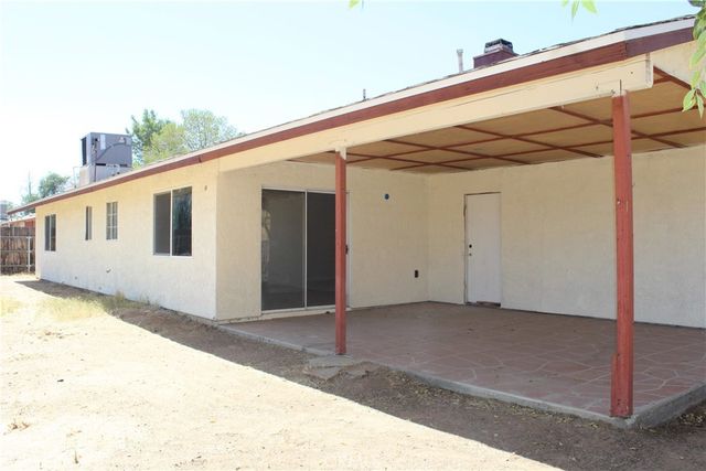 13933 Quinnault Road, Apple Valley, CA 92307