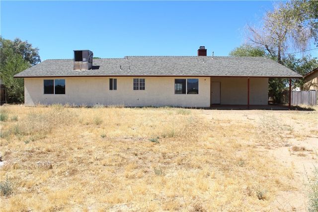 13933 Quinnault Road, Apple Valley, CA 92307