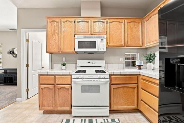 644 Chorley Ct, Folsom, CA 95630