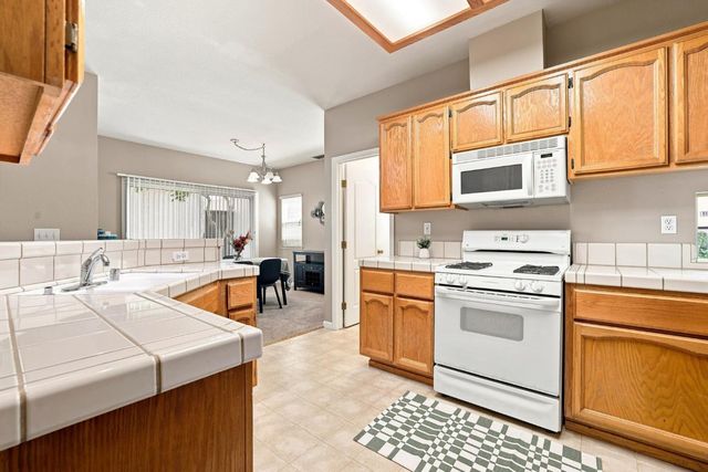 644 Chorley Ct, Folsom, CA 95630