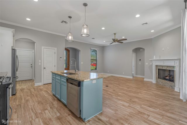 352 Wood Springs, Haughton, LA 71037