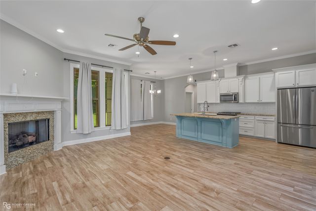 352 Wood Springs, Haughton, LA 71037