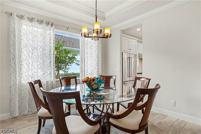 9062 Montserrat DR, Naples, FL 34114