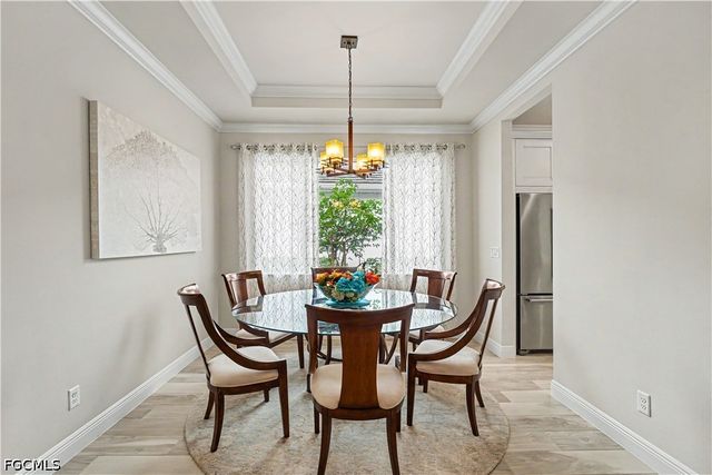 9062 Montserrat DR, Naples, FL 34114
