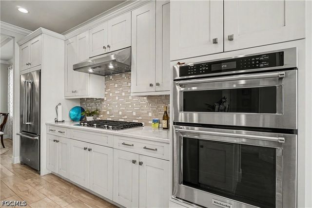 9062 Montserrat DR, Naples, FL 34114