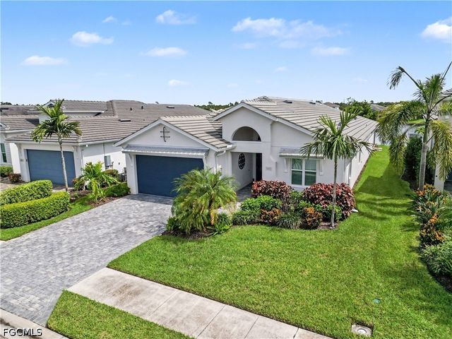 9062 Montserrat DR, Naples, FL 34114