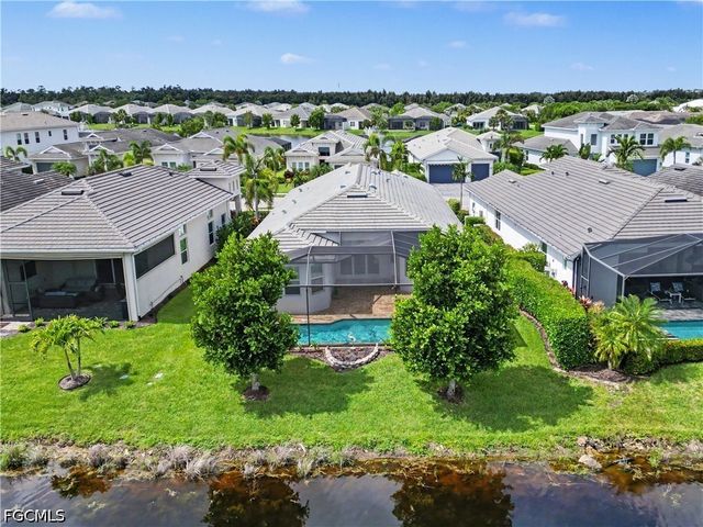 9062 Montserrat DR, Naples, FL 34114