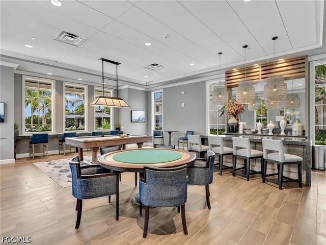 9062 Montserrat DR, Naples, FL 34114