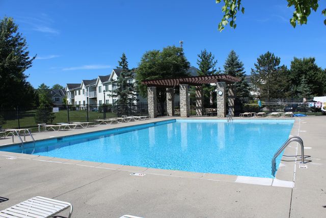 8090 Over Par Court, Burlington, KY 41005