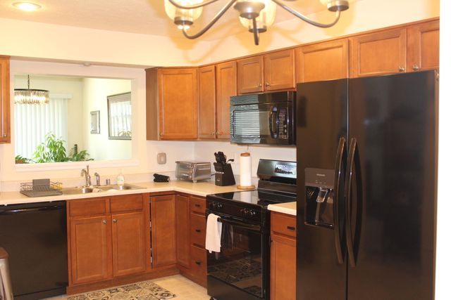 8090 Over Par Court, Burlington, KY 41005