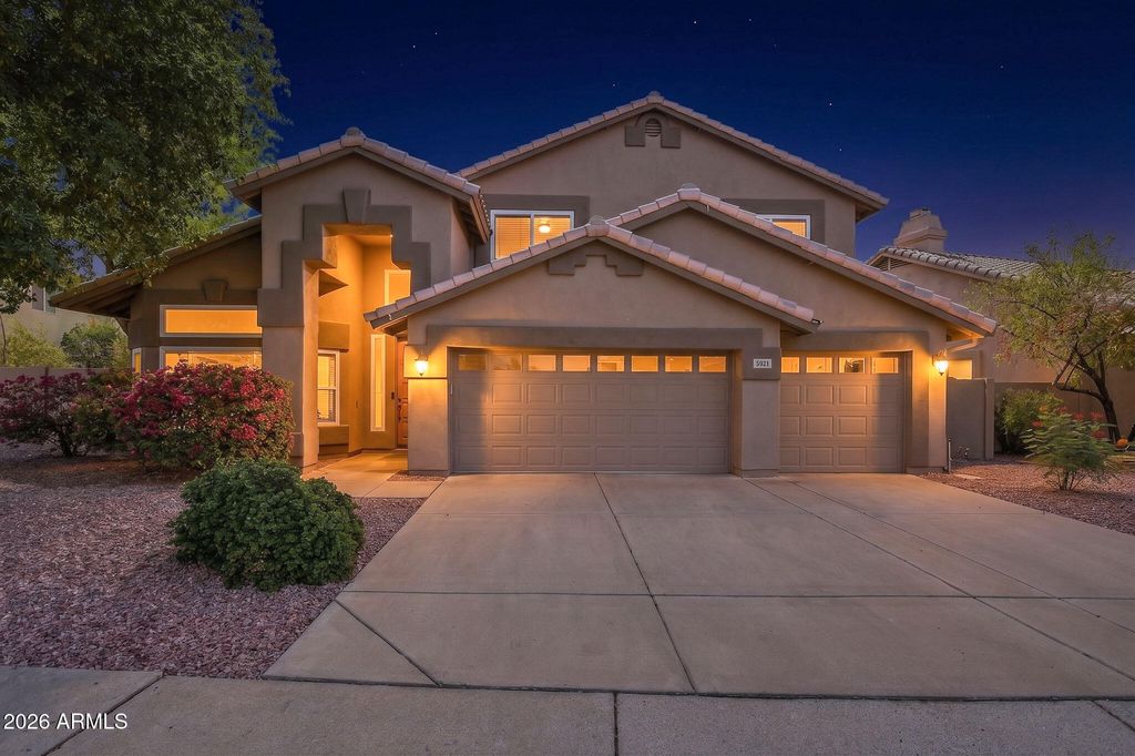 5921 W LOUISE Drive, Glendale, AZ 85310 — exterior