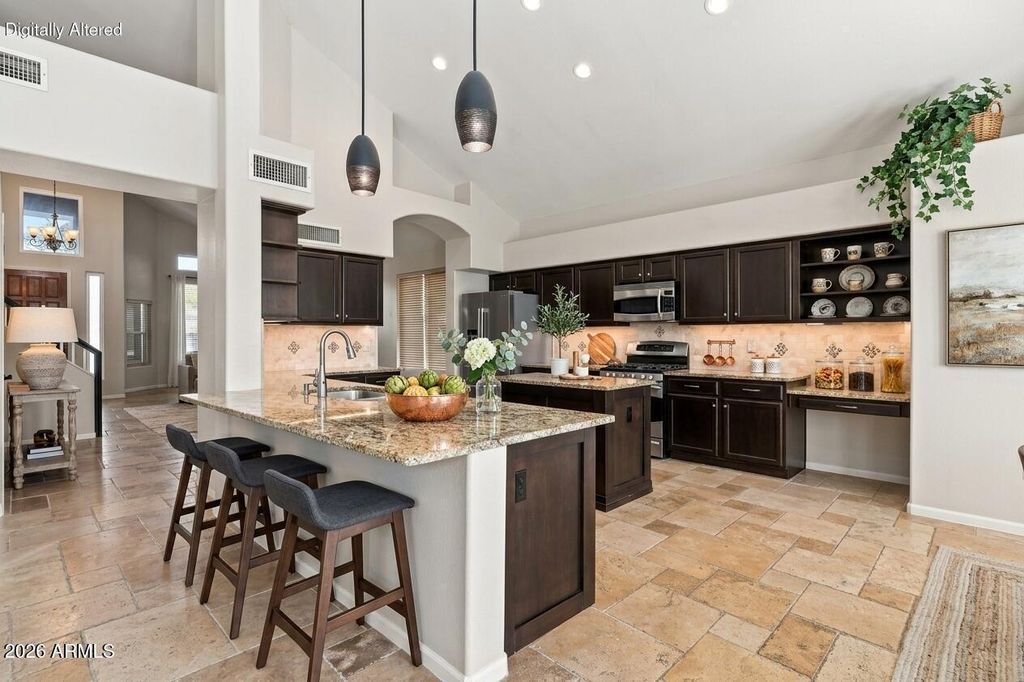 5921 W LOUISE Drive, Glendale, AZ 85310 — photo 5