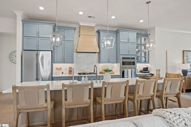 4 Adrian Way, Simpsonville, SC 29680