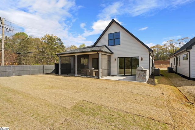 4 Adrian Way, Simpsonville, SC 29680