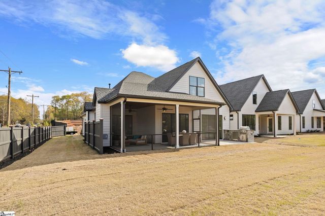 4 Adrian Way, Simpsonville, SC 29680